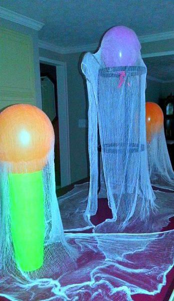 cheesecloth- cute and easy ghosts for Halloween - The Hypertufa Gardener